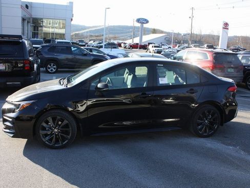 New 2026 Toyota Corolla SE image 2