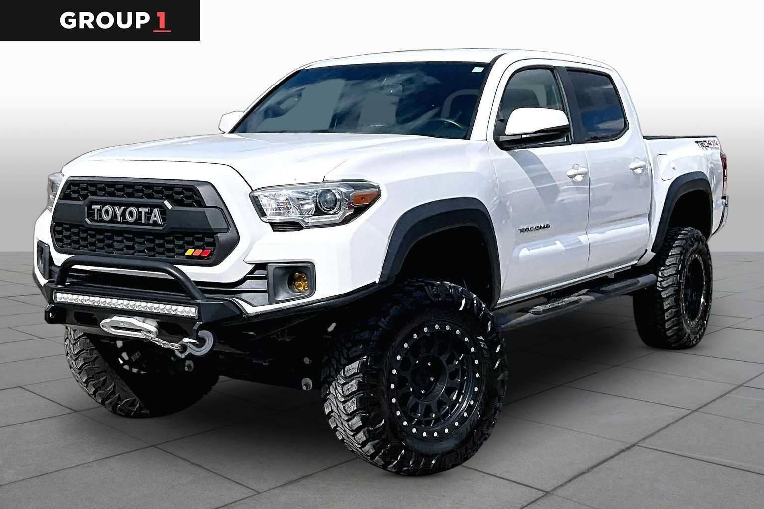 Used 2017 Toyota Tacoma TRD Off-Road w/ Tow Package (A/T) AWD/4WD image 1
