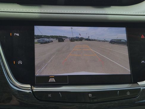 Used 2021 Cadillac XT6 Premium Luxury FWD image 33
