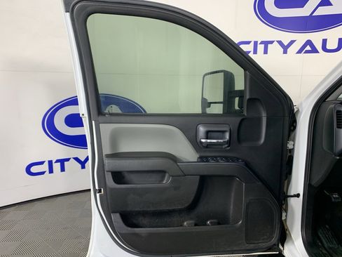 Used 2019 Chevrolet Silverado 2500 W/T image 13