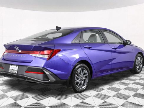 Used 2024 Hyundai Elantra SEL image 14