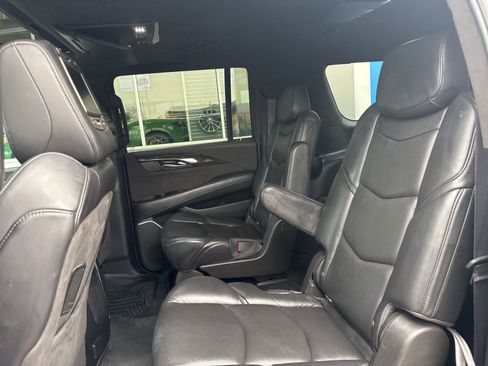Used 2017 Cadillac Escalade ESV Platinum image 19