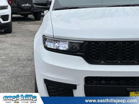 Certified 2023 Jeep Grand Cherokee L Laredo AWD/4WD image 9