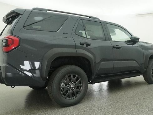 New 2026 Toyota 4Runner SR5 AWD/4WD image 25