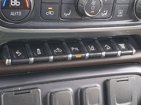 Used 2018 Chevrolet Silverado 2500 LTZ w/ Duramax Plus Package image 28