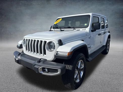Used 2018 Jeep Wrangler Unlimited Sahara AWD/4WD image 2