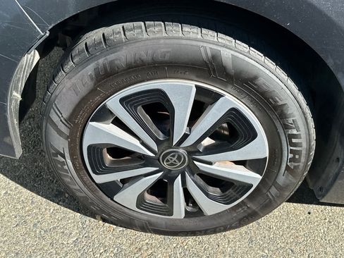 Used 2017 Toyota Prius Prime Plus image 17