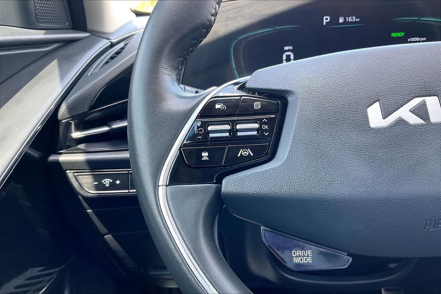 Certified 2023 Kia Niro EX Touring FWD image 24