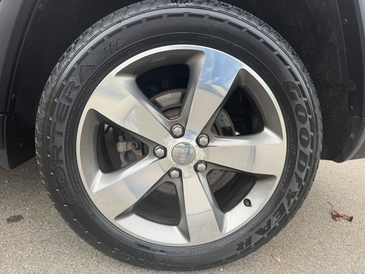 Used 2016 Jeep Grand Cherokee Limited w/ Luxury Group II AWD/4WD image 13