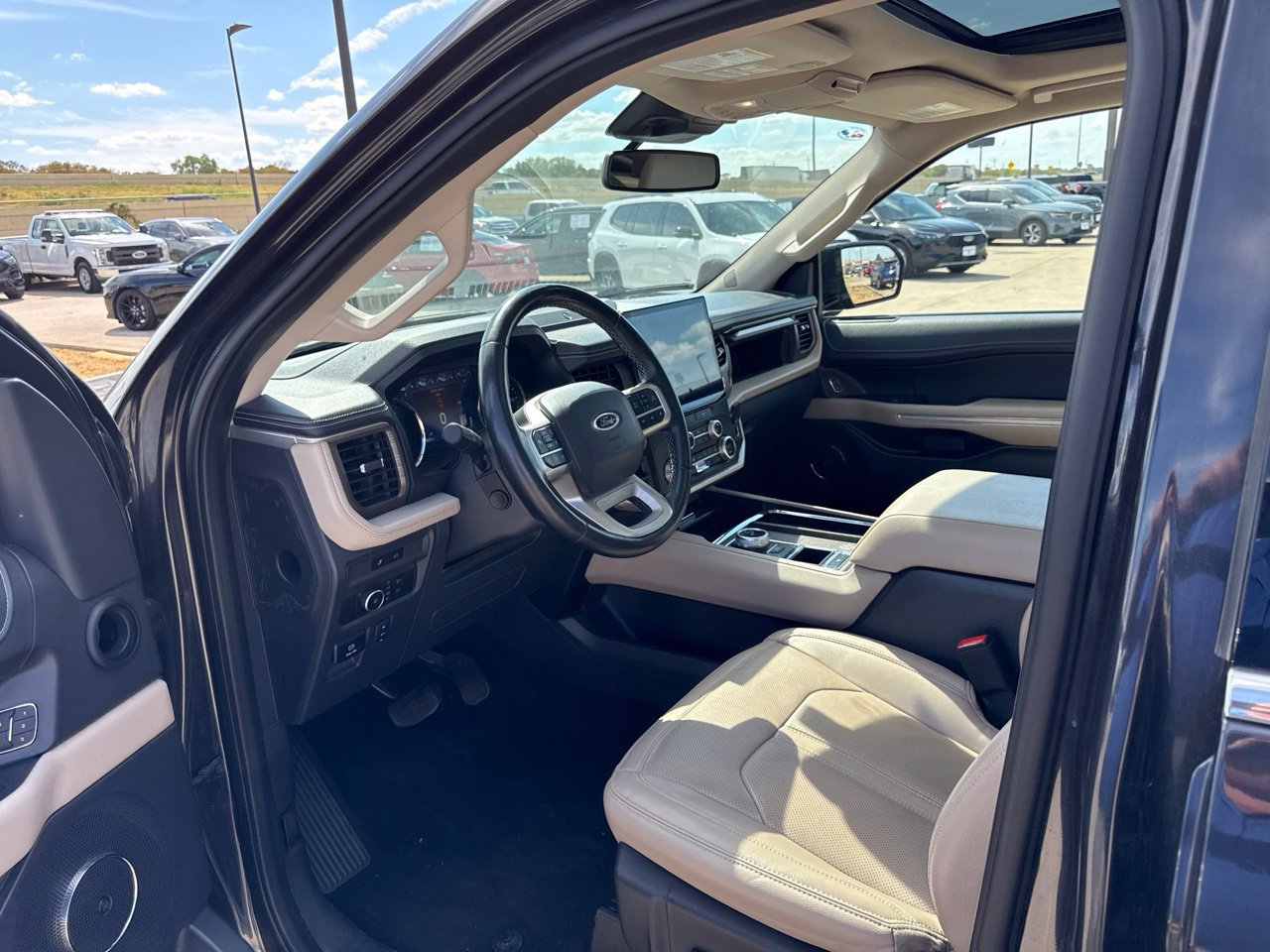 Used 2024 Ford Expedition Limited RWD image 20