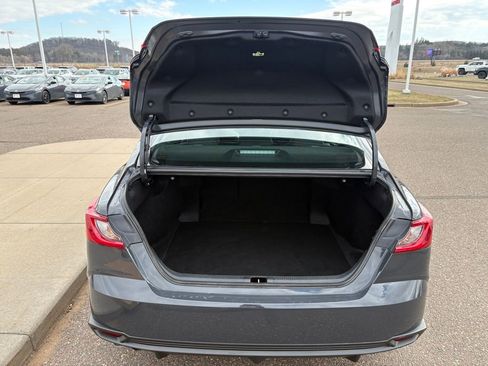 Certified 2025 Toyota Camry SE image 4