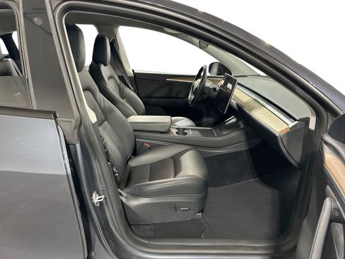 Certified 2023 Tesla Model Y Long Range AWD/4WD image 13