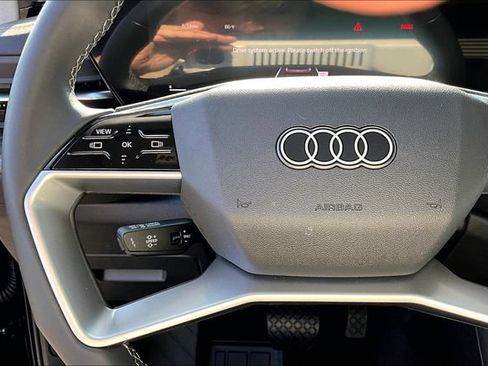 Used 2025 Audi Q5 Premium w/ Convenience Package AWD/4WD image 11