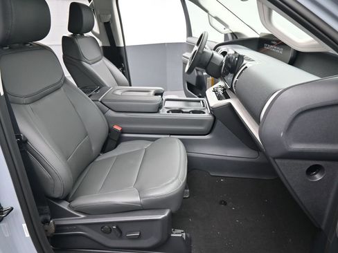 New 2026 Ford Expedition Active RWD image 2