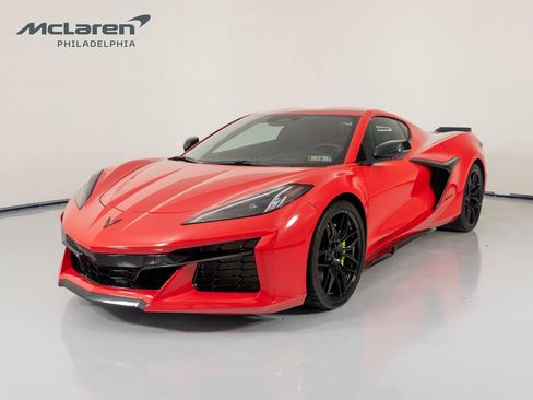 Used 2024 Chevrolet Corvette Z06 RWD image 2