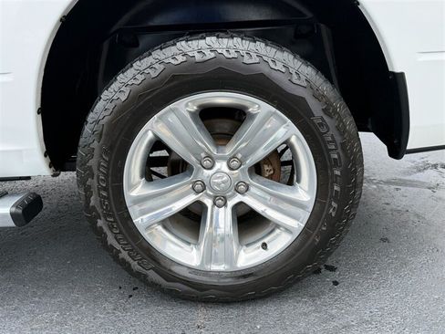 Used 2019 RAM 1500 Classic SLT w/ SLT Plus D←cor Group AWD/4WD image 26