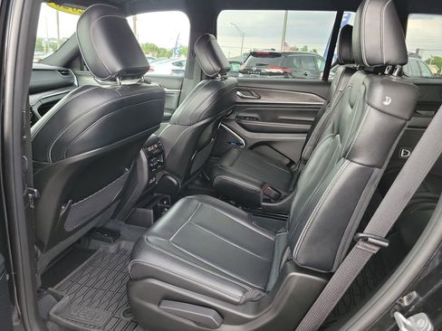 Used 2023 Jeep Grand Cherokee L Overland AWD/4WD image 13