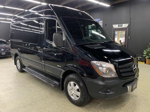Used 2014 Mercedes-Benz Sprinter 2500 image 3