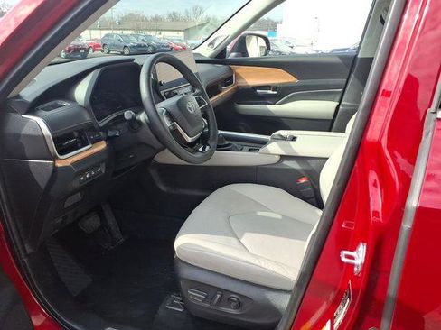 Certified 2026 Toyota Grand Highlander Limited image 2