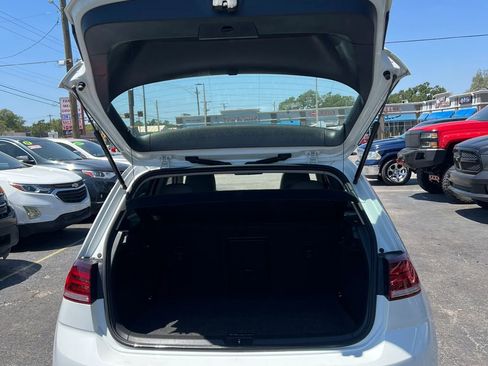 Used 2018 Volkswagen Golf SE FWD image 21