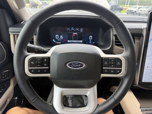 Used 2024 Ford Expedition Max Limited AWD/4WD image 23
