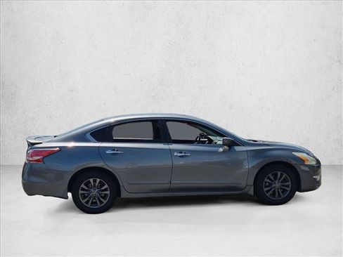 Used 2015 Nissan Altima 2.5 S w/ Special Edition Package FWD image 4