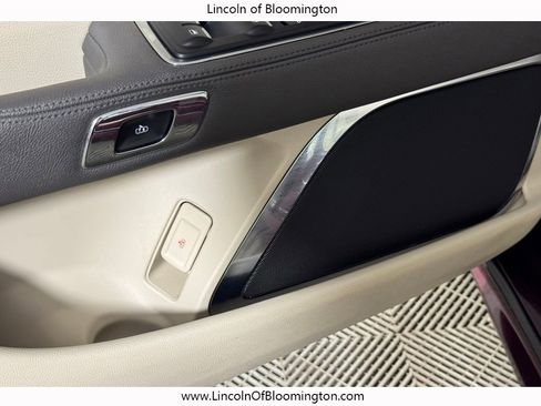 Used 2020 Lincoln Continental Reserve image 17
