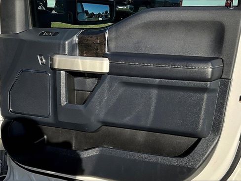 Used 2022 Ford F350 Lariat w/ Lariat Ultimate Package image 21