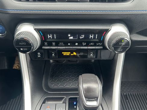 Used 2021 Toyota RAV4 XSE w/ XSE Grade Weather Package AWD/4WD image 17