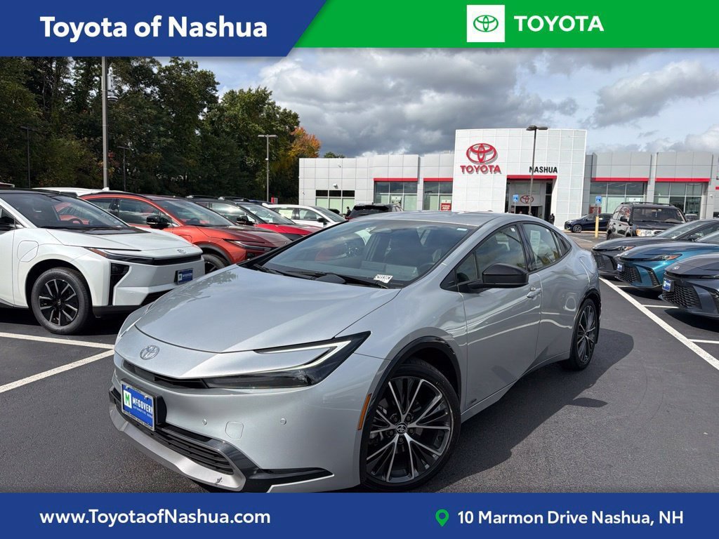 Used 2026 Toyota Prius XLE AWD/4WD image 1