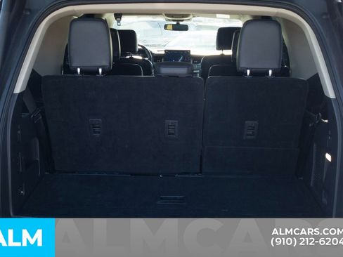 Used 2024 Ford Expedition XLT image 8