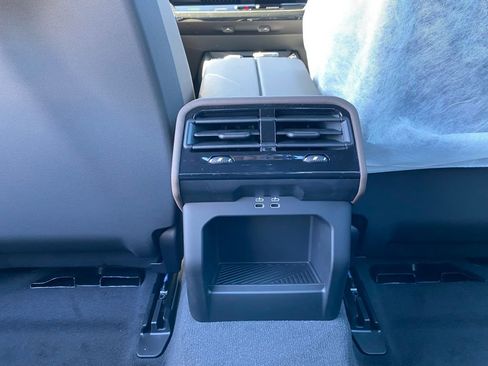 New 2026 BMW 530i xDrive AWD/4WD image 8