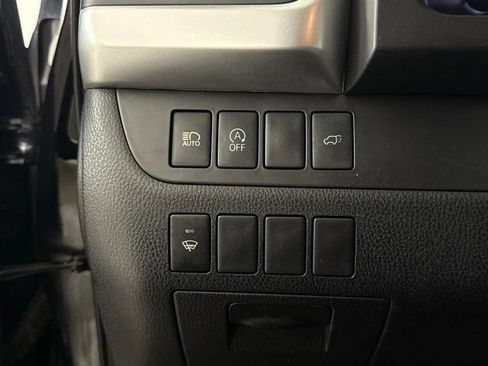 Used 2017 Toyota Highlander SE AWD/4WD image 28