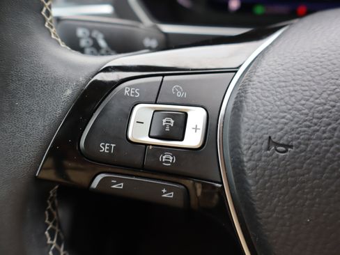 Used 2021 Volkswagen Tiguan SEL FWD image 20