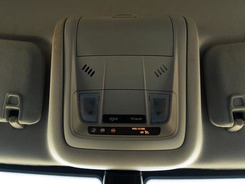 Used 2021 GMC Acadia SLE w/ Driver Convenience Package image 21