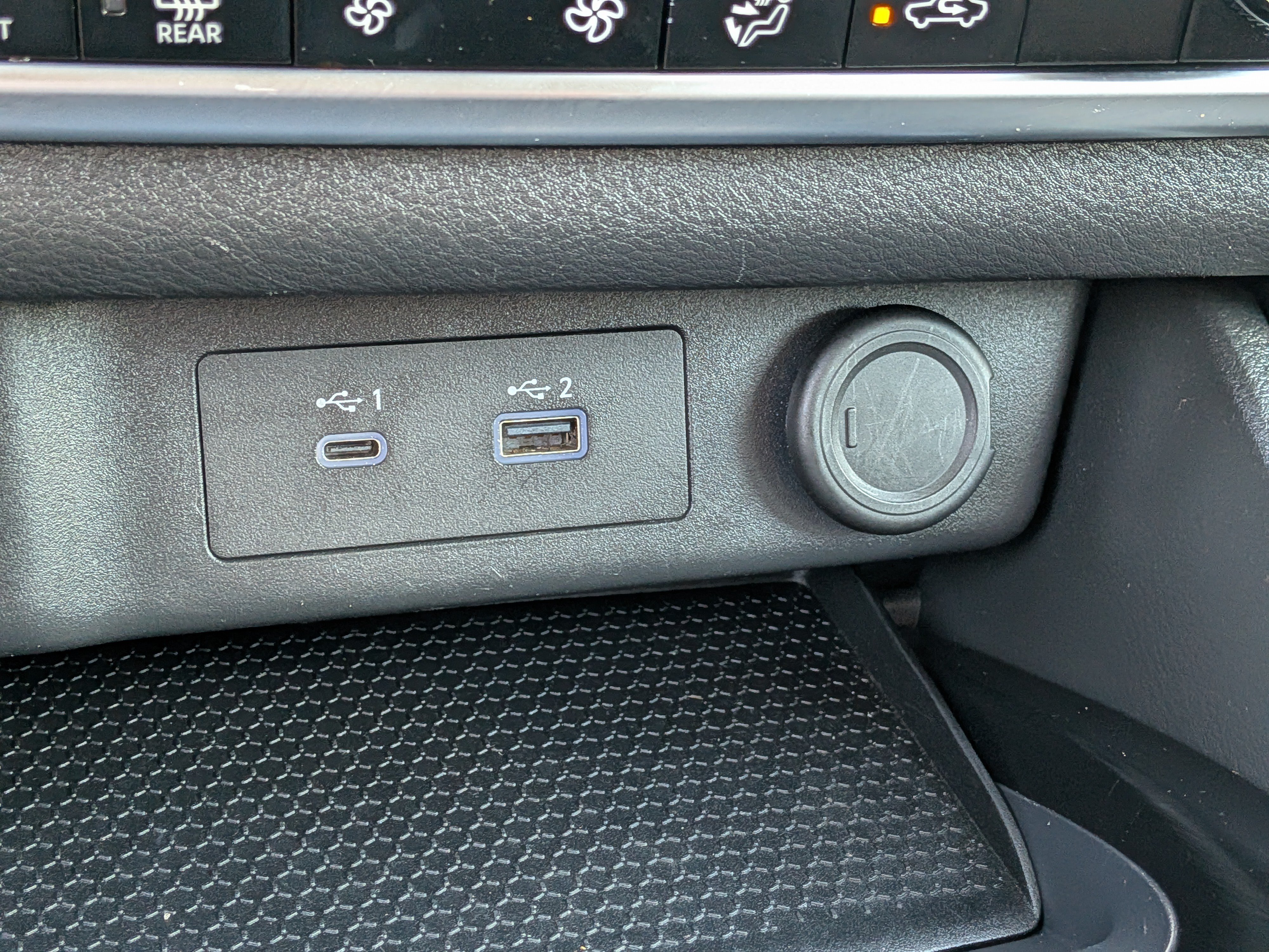 Used 2023 Nissan Rogue SV FWD image 30