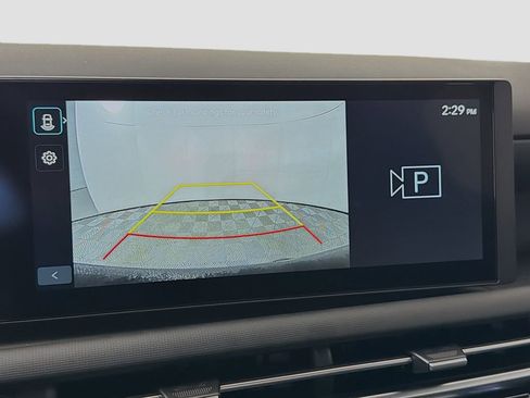 Used 2025 Hyundai Santa Cruz SE FWD image 17
