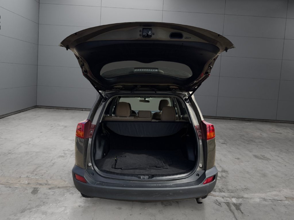 Used 2013 Toyota RAV4 LE AWD/4WD image 19