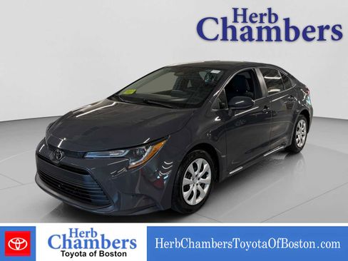 Used 2024 Toyota Corolla LE FWD image 11