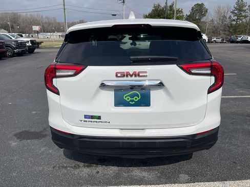 Certified 2024 GMC Terrain SLE image 4