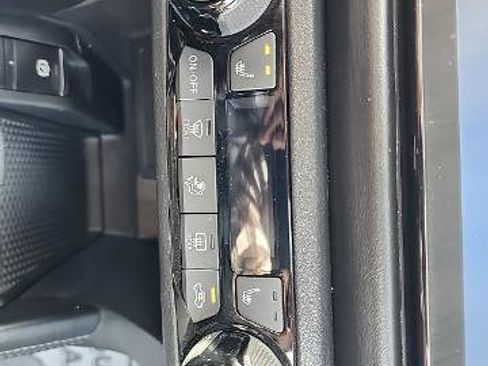 Certified 2022 Nissan Kicks SR w/ Premium Package image 14