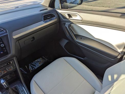 Certified 2021 Volkswagen Tiguan SE R-Line image 16