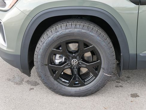 New 2026 Volkswagen Atlas Peak Edition image 4