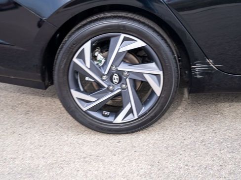 Certified 2024 Hyundai Elantra Limited image 9