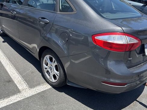 Used 2016 Ford Fiesta SE FWD image 3