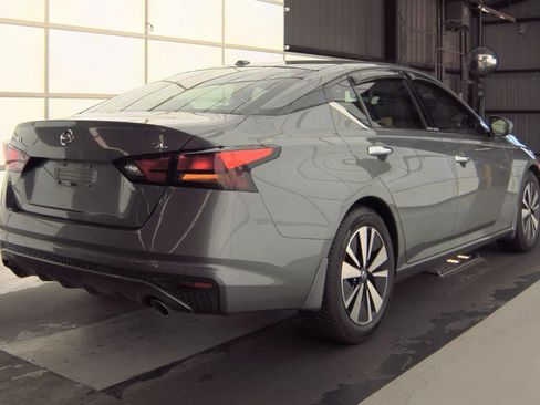 Used 2019 Nissan Altima 2.5 SL FWD image 8