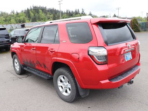 Used 2018 Toyota 4Runner SR5 image 7