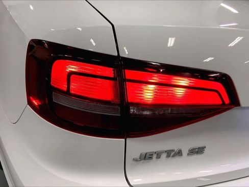 Used 2017 Volkswagen Jetta SE image 28