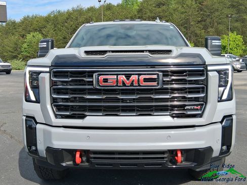 Used 2025 GMC Sierra 2500 AT4 w/ AT4 Premium Plus Package AWD/4WD image 8