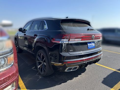 Used 2024 Volkswagen Atlas Cross Sport SEL Premium R-Line AWD/4WD image 4
